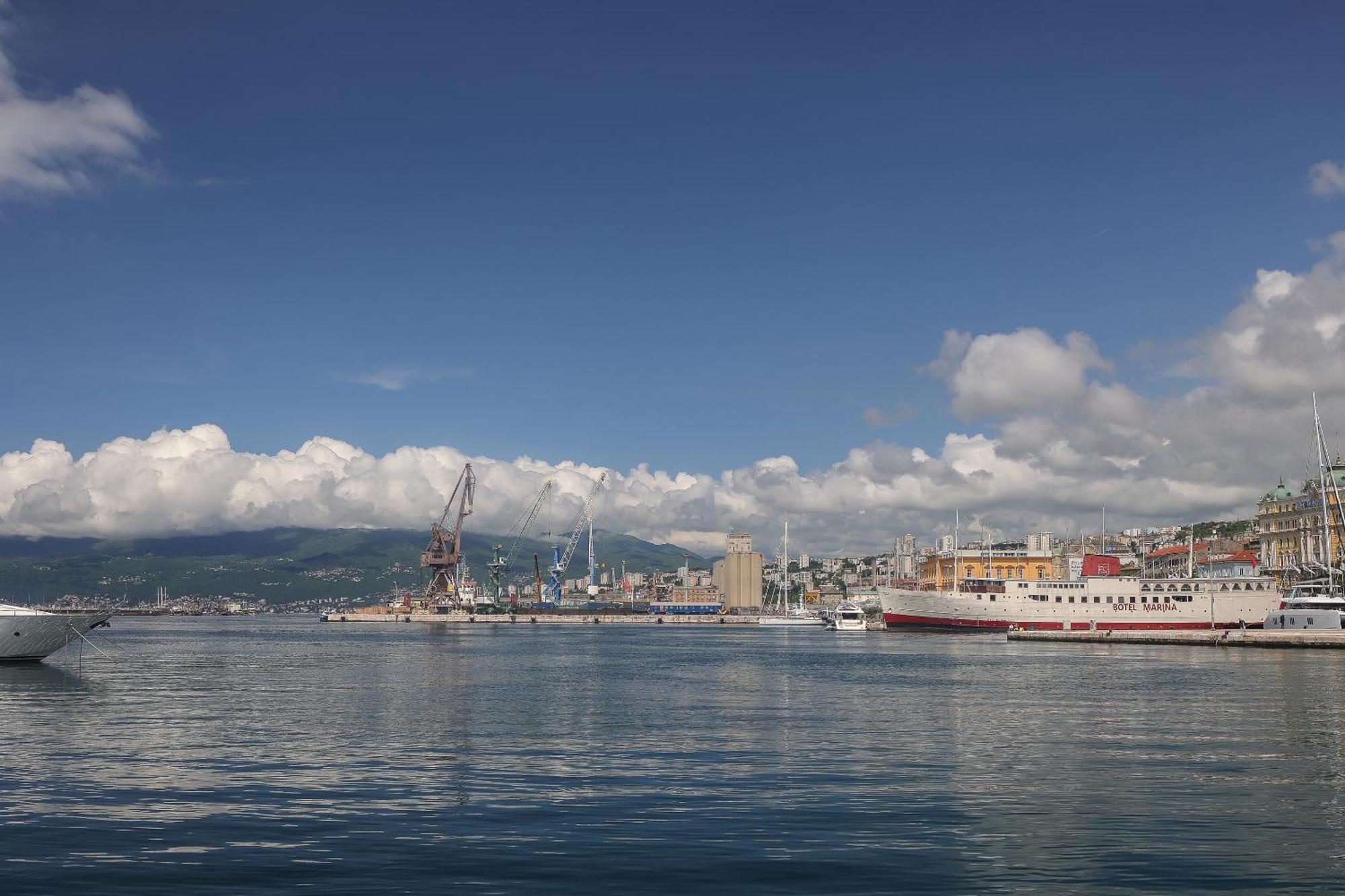 Residence Inn Rijeka Ngoại thất bức ảnh